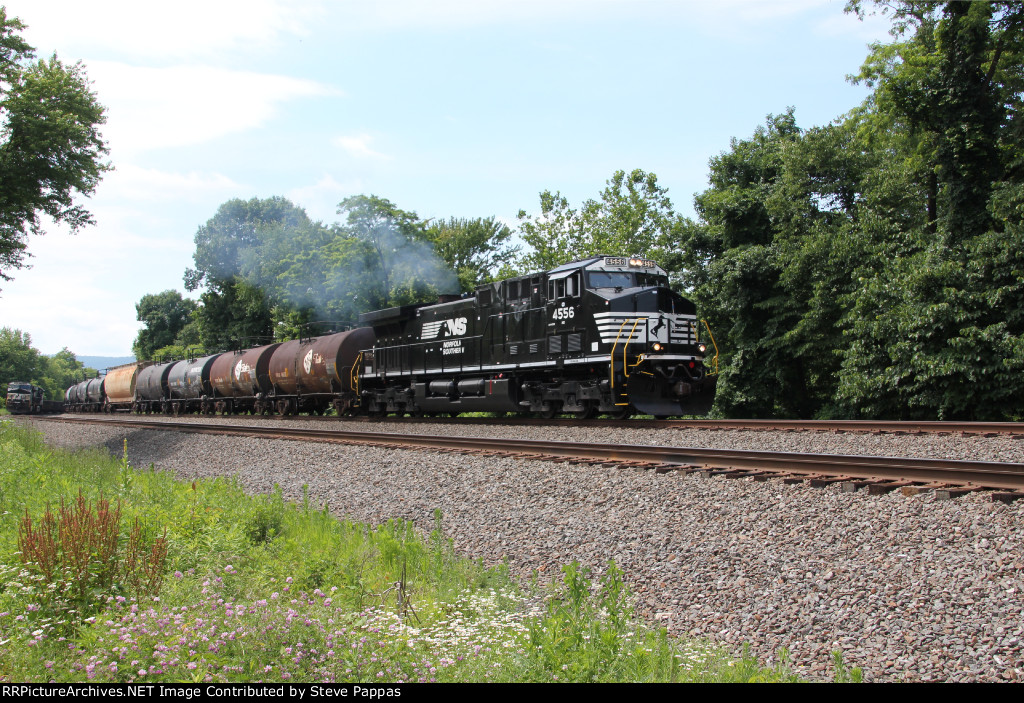 NS 4556 is the leader on train 38G